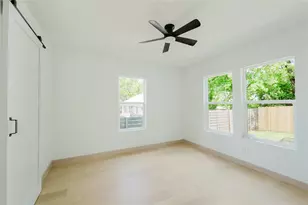 1907 E 21st St, Austin, TX 78722 - Photo 23