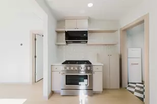 1907 E 21st St, Austin, TX 78722 - Photo 11