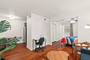 1110 W 22nd St, Austin, TX 78705 - Photo 11
