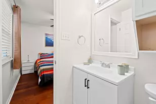 1110 W 22nd St, Austin, TX 78705 - Photo 15