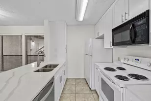3115 Helms St, Austin, TX 78705 - Photo 13