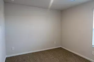 401 Abbey Ln, Lockhart, TX 78644 - Photo 13