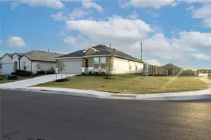 401 Abbey Ln, Lockhart, TX 78644 - Photo 1