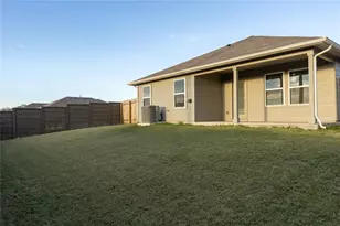 401 Abbey Ln, Lockhart, TX 78644 - Photo 19
