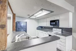 1807 Briar Hill Dr, Austin, TX 78741 - Photo 9