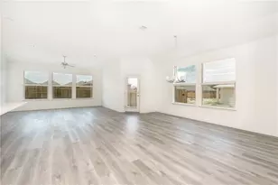 220 Tanda Ln, Hutto, TX 78634 - Photo 5