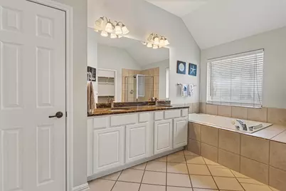 6317 Salcon Cliff Drive, Austin, TX 78749 - Photo 17