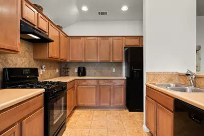 181 Stone Crest Boulevard, Buda, TX 78610 - Photo 11