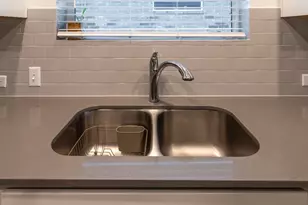 440 Sebring Cir, Hutto, TX 78634 - Photo 17