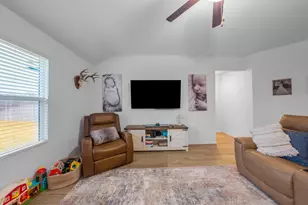 440 Sebring Cir, Hutto, TX 78634 - Photo 23