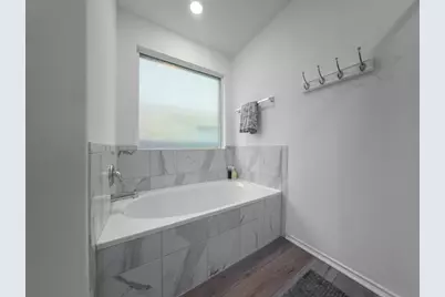 440 Sebring Circle, Hutto, TX 78634 - Photo 11