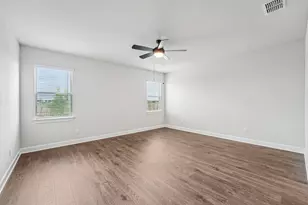517 W Luna Blue Ln, Jarrell, TX 76537 - Photo 5
