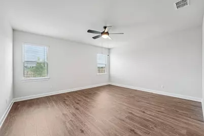 517 W Luna Blue Lane, Jarrell, TX 76537 - Photo 5