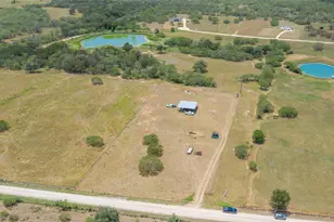 736 Cr 421 Rd, Waelder, TX 78959 - Photo 1