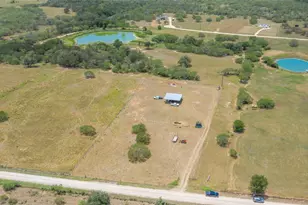 736 Cr 421 Rd, Waelder, TX 78959 - Photo 1