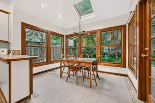 812 W 10th St, Austin, TX 78701 - Photo 17