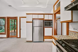 812 W 10th St, Austin, TX 78701 - Photo 19
