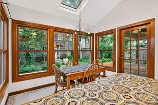 812 W 10th St, Austin, TX 78701 - Photo 21