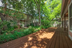 812 W 10th St, Austin, TX 78701 - Photo 33