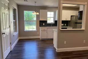 2004 Maple St, Georgetown, TX 78626 - Photo 9