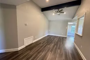 2004 Maple St, Georgetown, TX 78626 - Photo 15