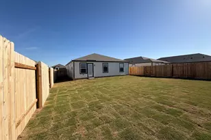 109 Honey Bee, Jarrell, TX 76537 - Photo 9