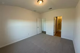 109 Honey Bee, Jarrell, TX 76537 - Photo 7