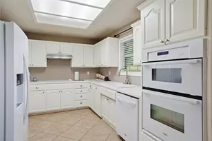 21 Augusta Dr, Marble Falls, TX 78654 - Photo 9
