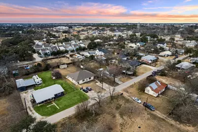 210 Fallwell Street, Liberty Hill, TX 78642 - Photo 35