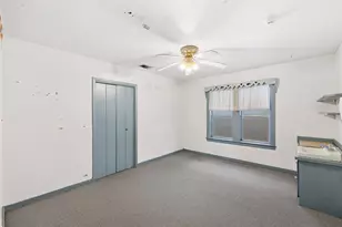 631 S Harris St, Giddings, TX 78942 - Photo 19