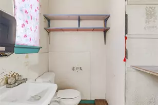 631 S Harris St, Giddings, TX 78942 - Photo 15