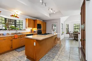 214 Laura Ln, Bastrop, TX 78602 - Photo 5