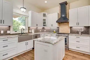 3907 Bailey Lane, Austin, TX 78756 - Photo 15