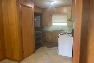 410 Hazel Ave, Rockdale, TX 76567 - Photo 3