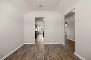 111 Hess Dr, Kyle, TX 78640 - Photo 5