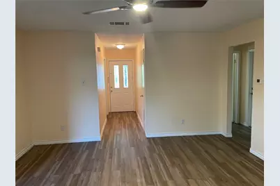 5700 Limerock Hollow, Austin, TX 78744 - Photo 3
