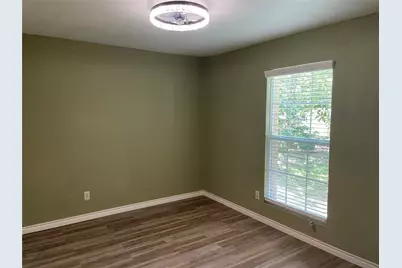 5700 Limerock Hollow, Austin, TX 78744 - Photo 11