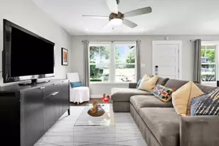 1809 W 10th St, Austin, TX 78703 - Photo 3