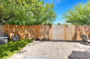 314 Saxon Ln, Austin, TX 78741 - Photo 11