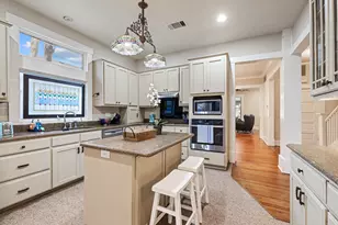 1211 Lexington St, Taylor, TX 76574 - Photo 9