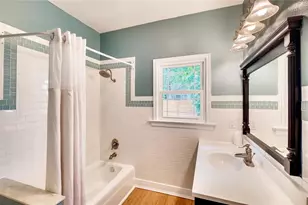 906 E 38 1/2 St, Austin, TX 78751 - Photo 17