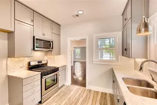 906 E 38 1/2 St, Austin, TX 78751 - Photo 11