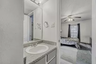 2401 Leon St, Austin, TX 78705 - Photo 17