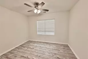 1401 W 7th St, Taylor, TX 76574 - Photo 13