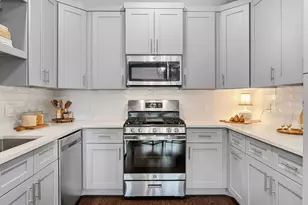 304 Blackson Ave, Austin, TX 78752 - Photo 7