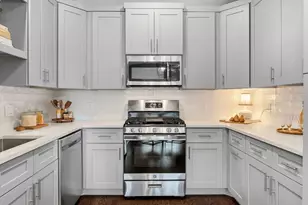 304 Blackson Ave, Austin, TX 78752 - Photo 7