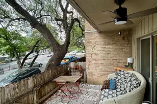 620 S 1st St, Austin, TX 78704 - Photo 11