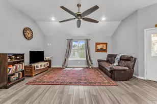 7 Market Loop, Morgans Point, TX 76513 - Photo 11