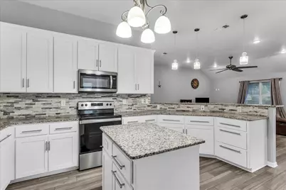 7 Market Loop, Morgans Point, TX 76513 - Photo 7