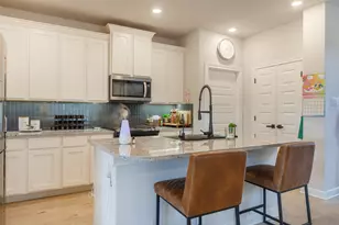 126 Periwinkle Ln, Bastrop, TX 78602 - Photo 7